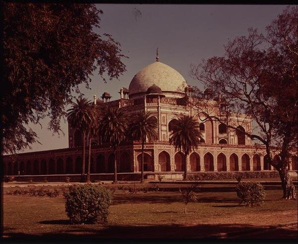 Tomba di Humayun (1507-56), costruita nel 1570 da Indian School