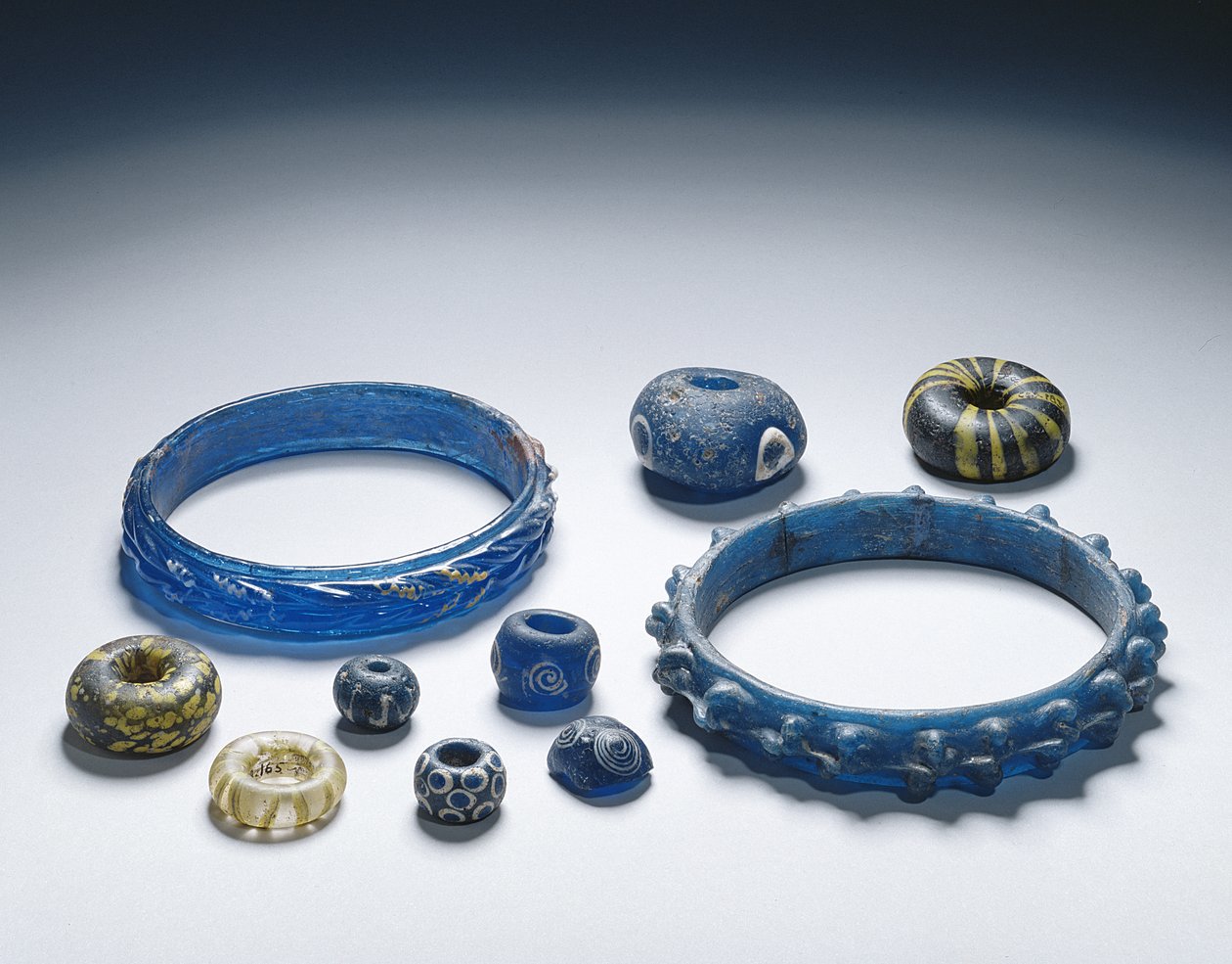 Braccialetti e perline, Età del Ferro da Iron Age