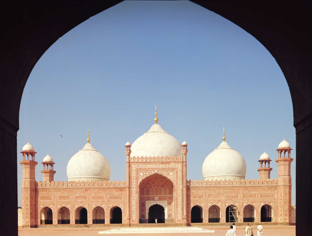 La Moschea Badshahi, costruita nel 1673-74 da Islamic School