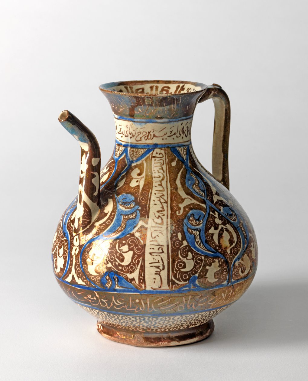 Brocca in fritware, Selgiuchide da Islamic School