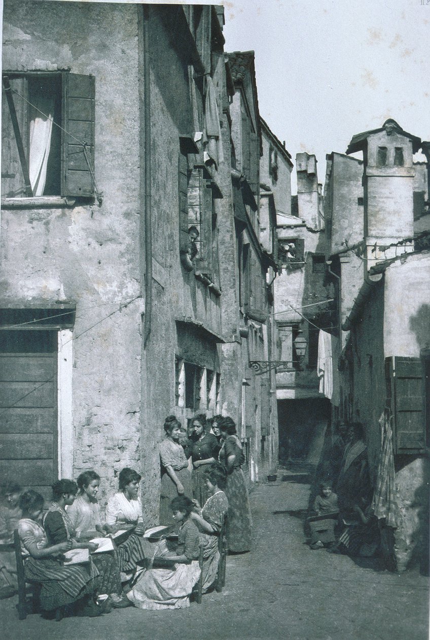 Scena di strada a Venezia da Italian Photographer