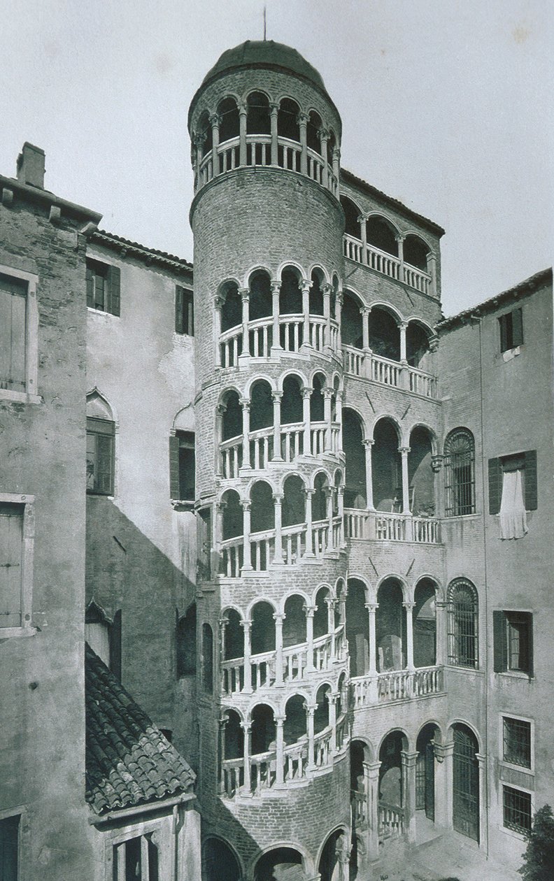 Vista di Palazzo Contarini del Bovolo da Italian Photographer