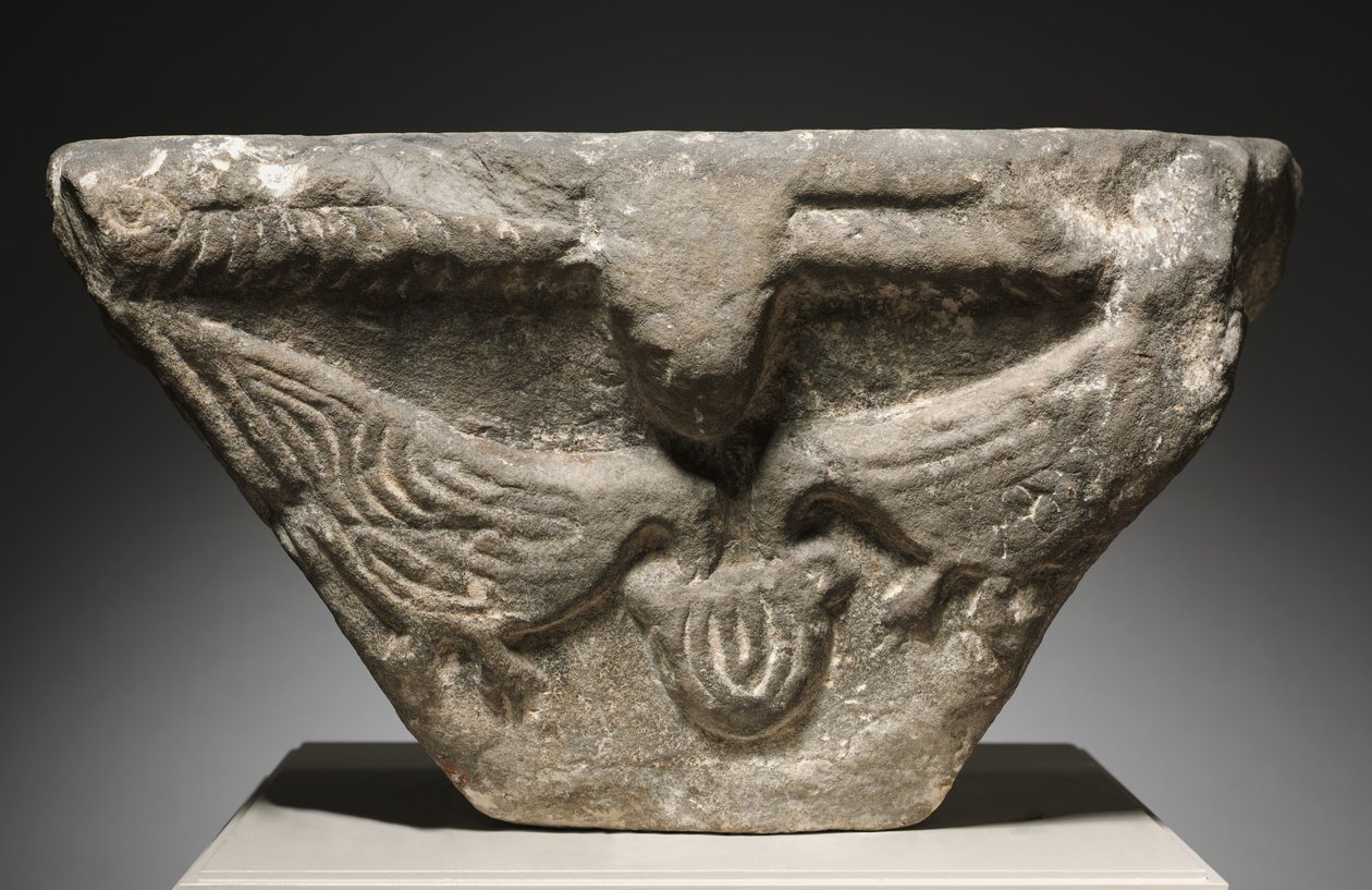 Capitello con uccelli, 700-800 d.C. da Italian School