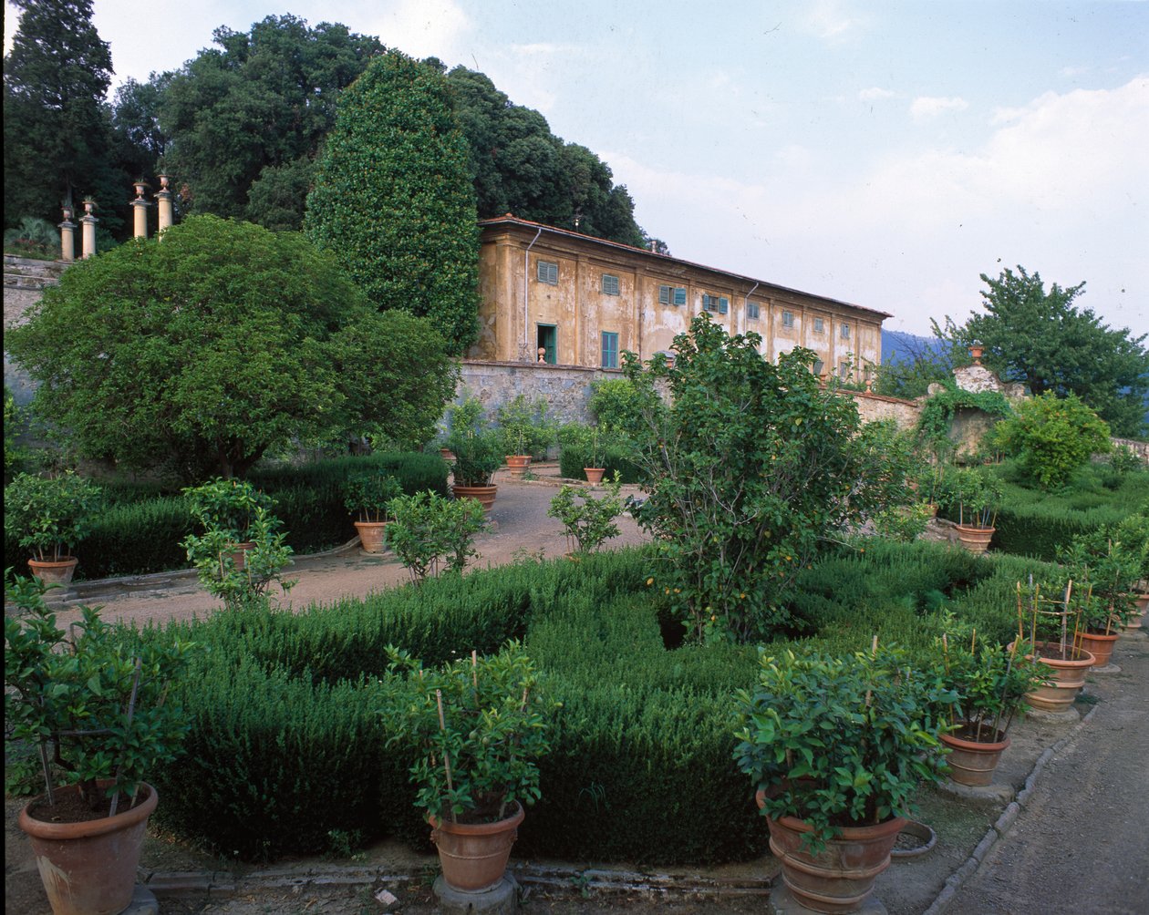 Limonaia e giardino, Villa di Celle da Italian School