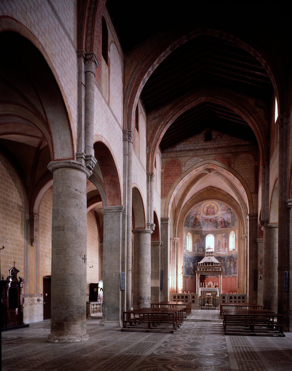 Navata della cattedrale di Santa Maria da Italian School