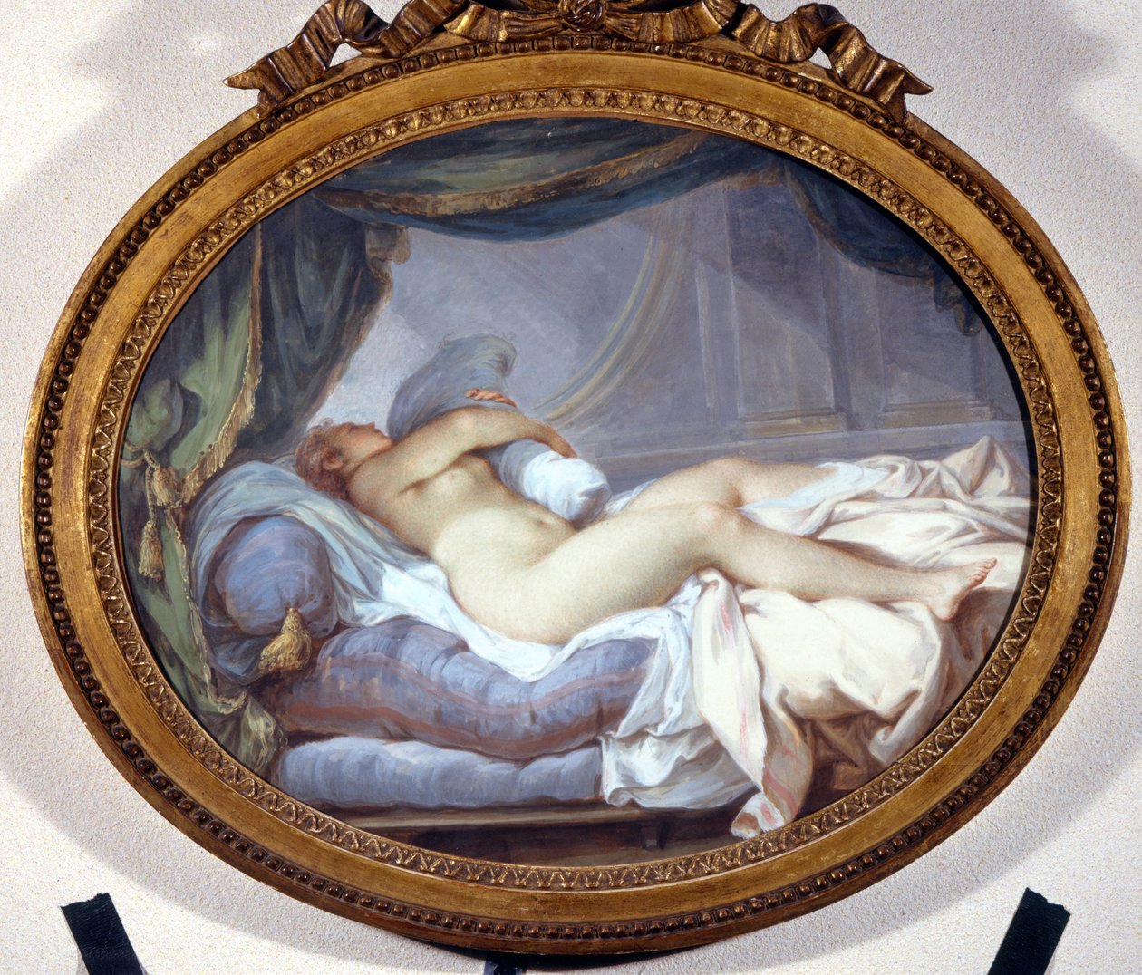 Donna che stringe un cuscino. Jacques Charlier da Jacques Charlier