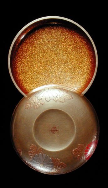 Scatola e coperchio (lacca dorata) da Japanese School