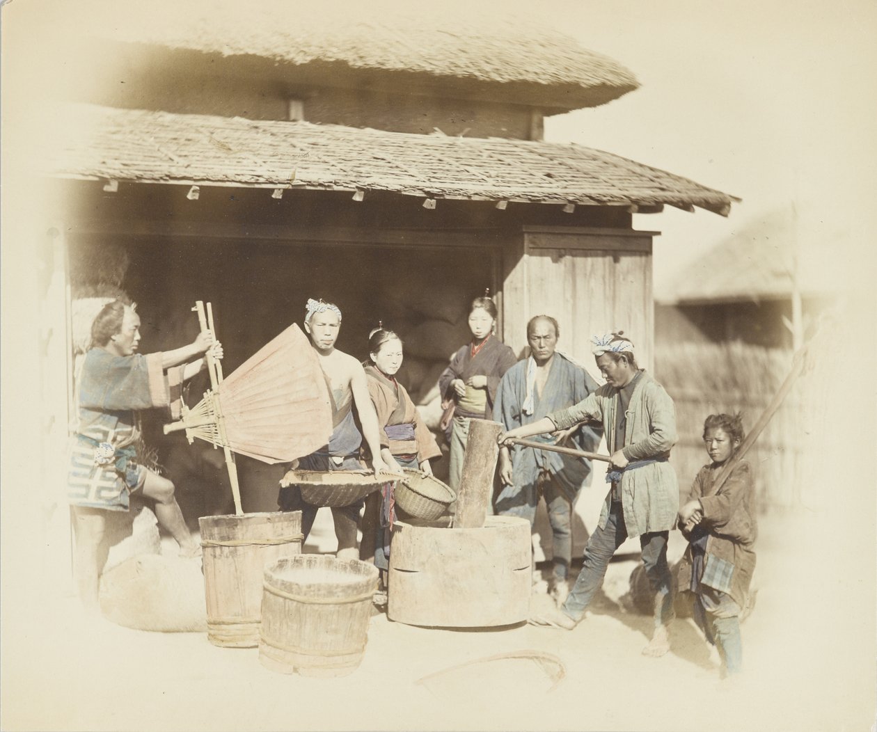 Sgusciatura del riso in Giappone da Japanese Photographer