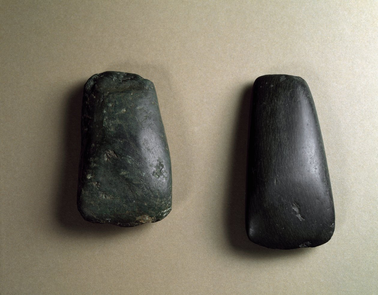 Lame di ascia in selce, periodo Jomon 4500-3700 a.C. da Japanese School