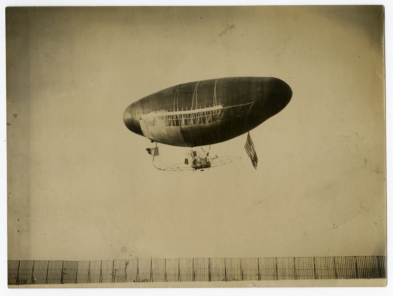 Dirigibile "Ville de St Mande" da Jessie Tarbox Beals