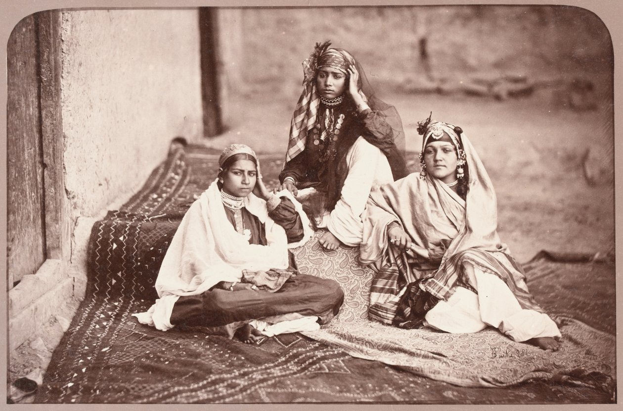 Ragazze Nautch, Kabul da John Burke