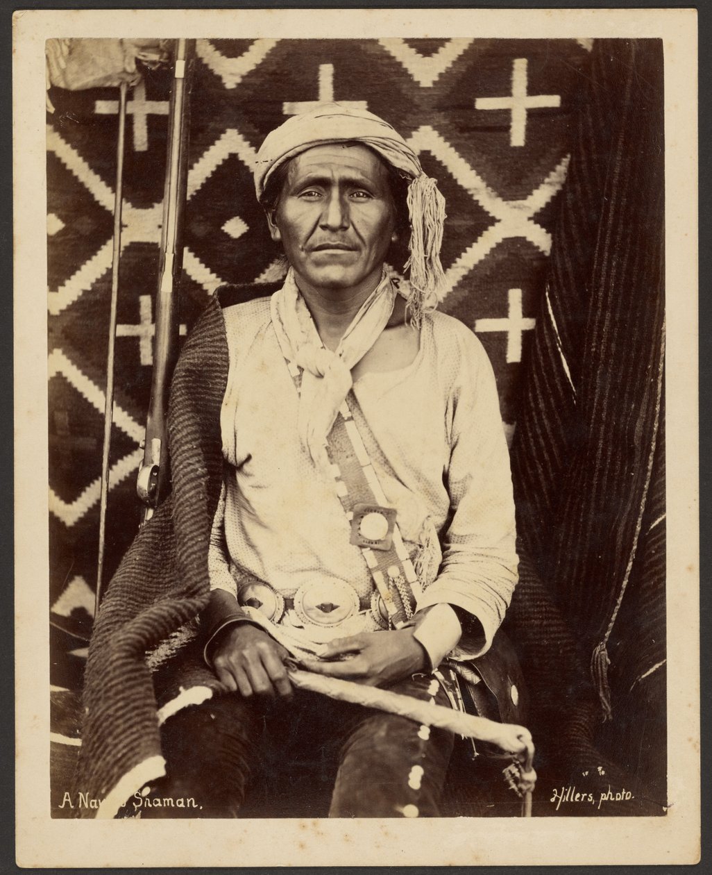 Uno sciamano navajo da John K. Hillers