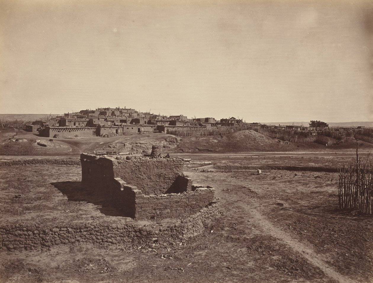 Zuni Pueblo, 1879 (foto) da John K. Hillers