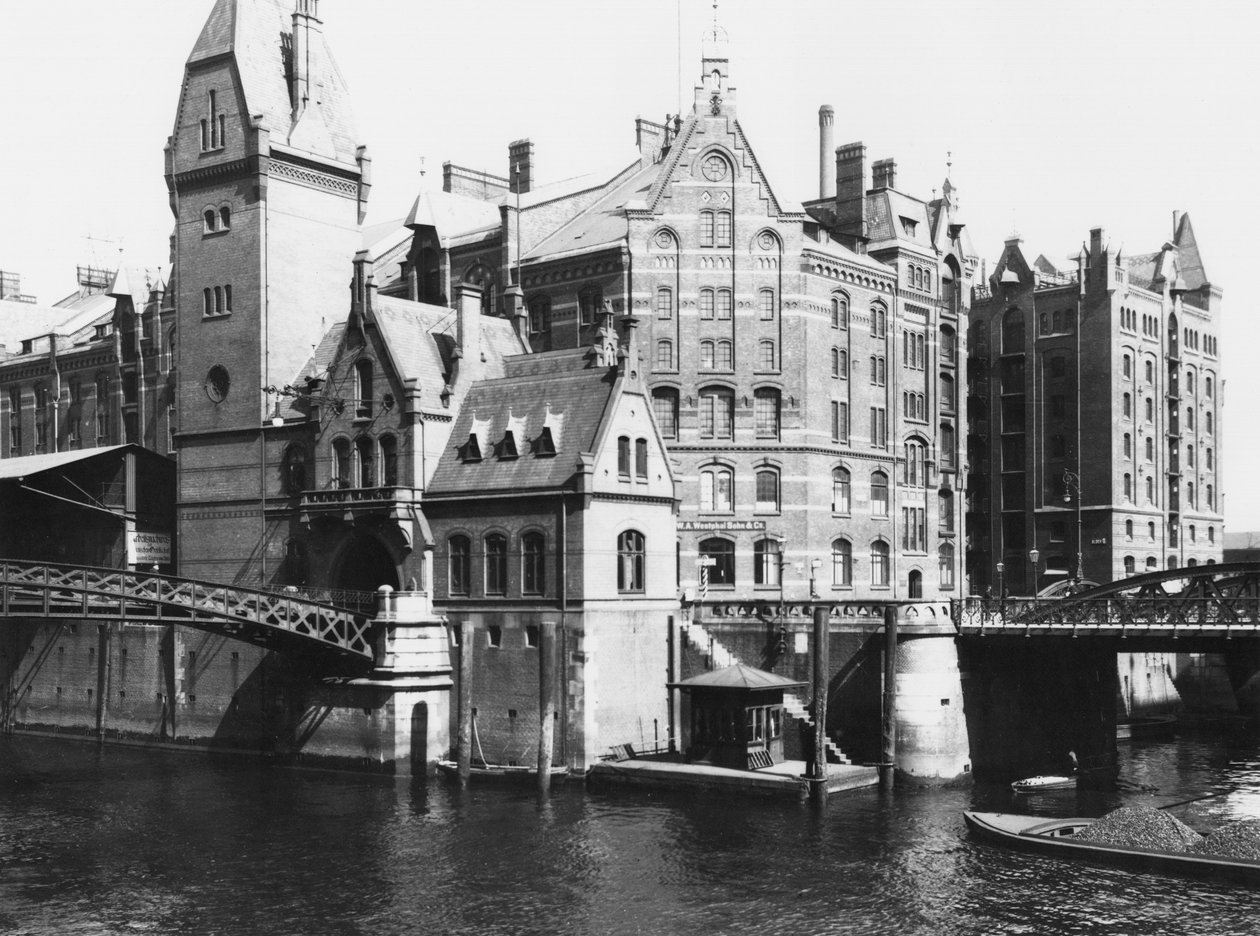 Veduta della Speicherstadt (città dei magazzini) Amburgo, c.1910 da Jousset