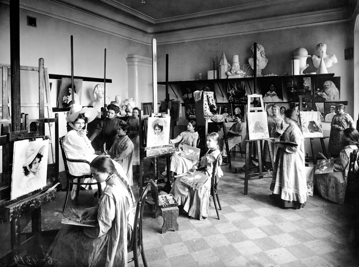 Studenti in una classe di pittura, Scuola della Chiesa di Vladimir, San Pietroburgo, 1909 da Karl Karlovich Bulla