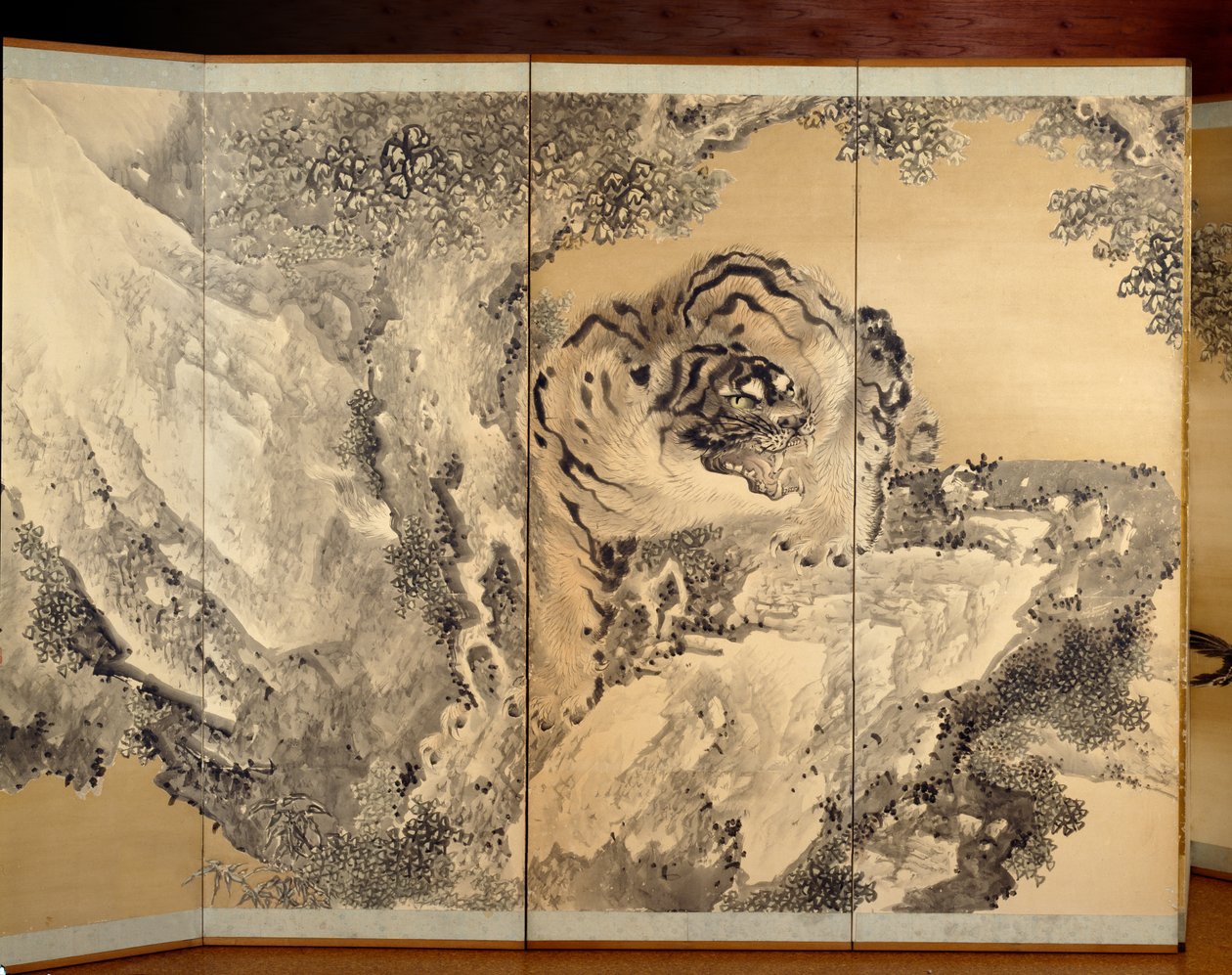 Schermo a sei pieghe che raffigura una tigre ruggente da Kishi Ganku