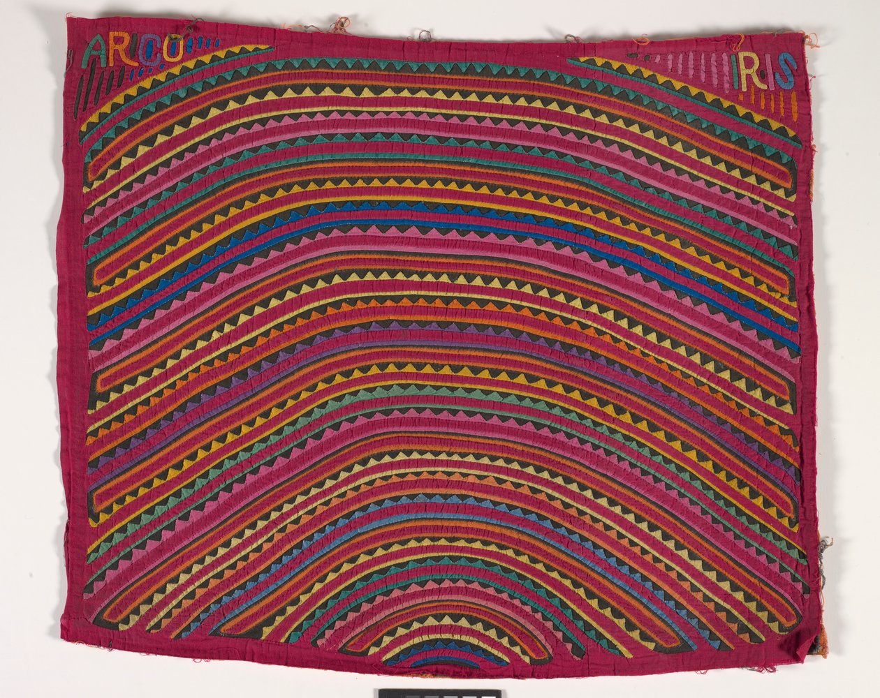 Pannello di camicia (mola) da Kuna Indian Culture