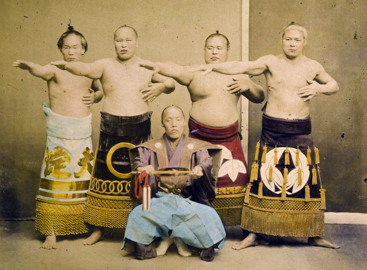 Lottatori di sumo, c.1877 da Kusakabe Kimbei