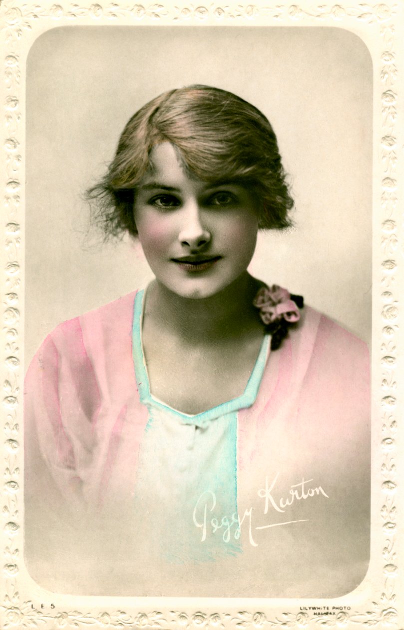 Peggy Kurton, attrice da Lilywhite Photo