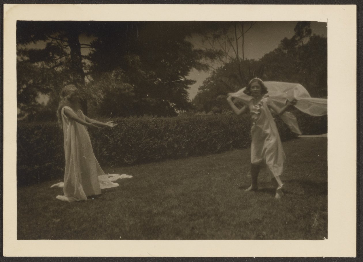 [Ballerine in giardino] da Louis Fleckenstein
