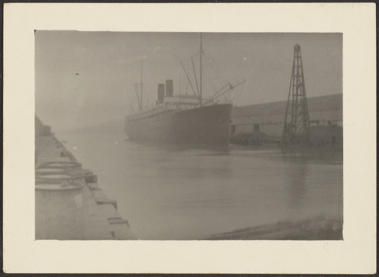 [Nave attraccata] da Louis Fleckenstein