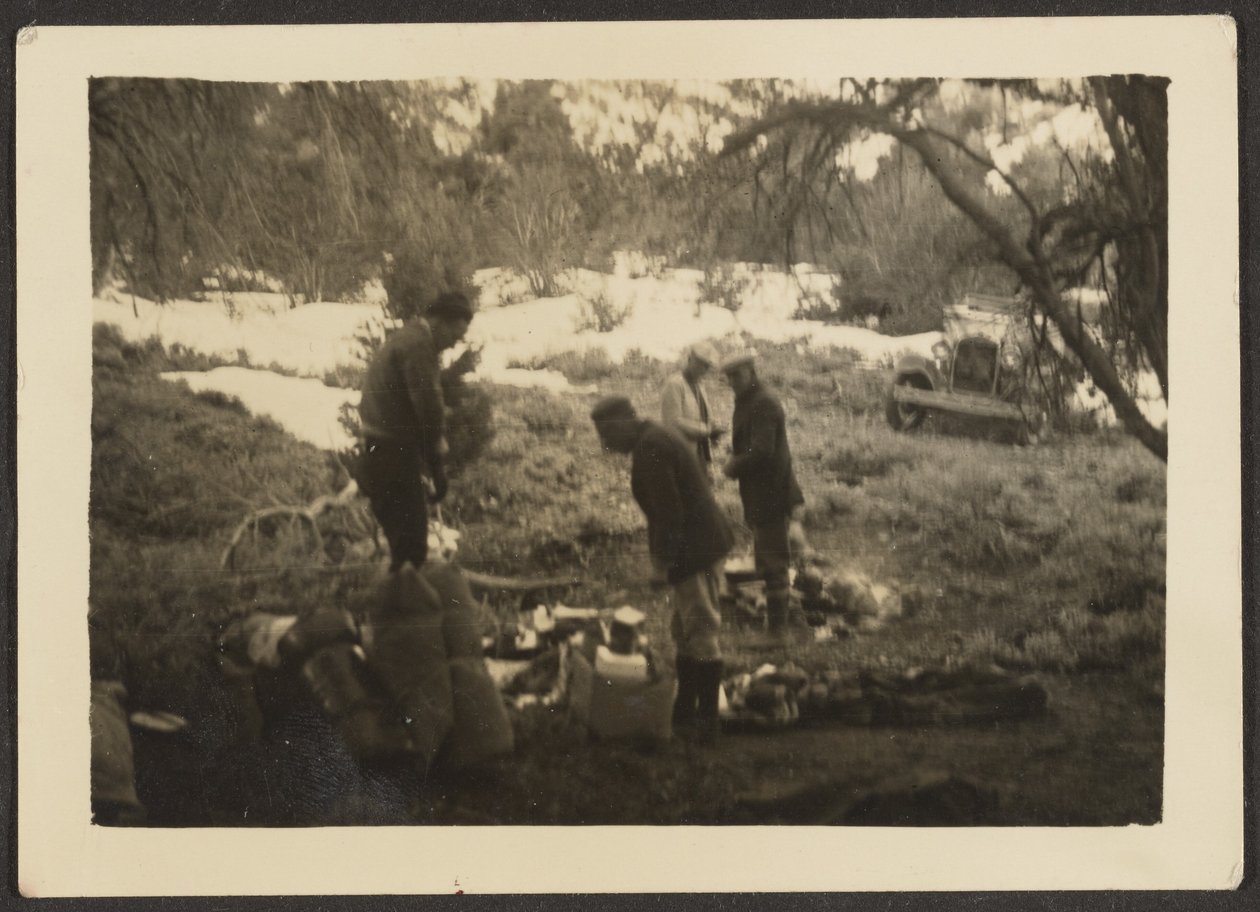 [Figure al campeggio] da Louis Fleckenstein