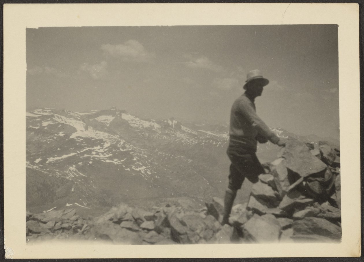 [Uomo in un paesaggio montano] da Louis Fleckenstein