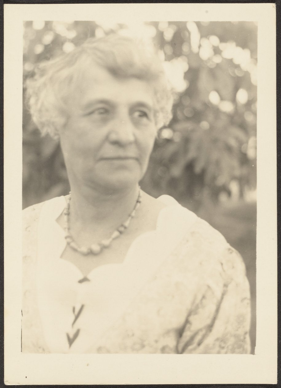 [Ritratto di donna] da Louis Fleckenstein