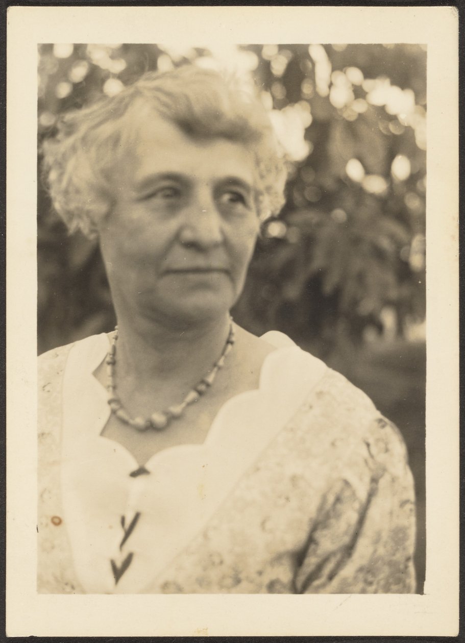 [Ritratto di donna] da Louis Fleckenstein