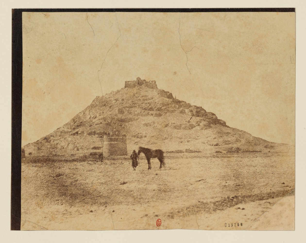 Ispahan, montagne del fuoco, antico tempio guèbre da Luigi Pesce