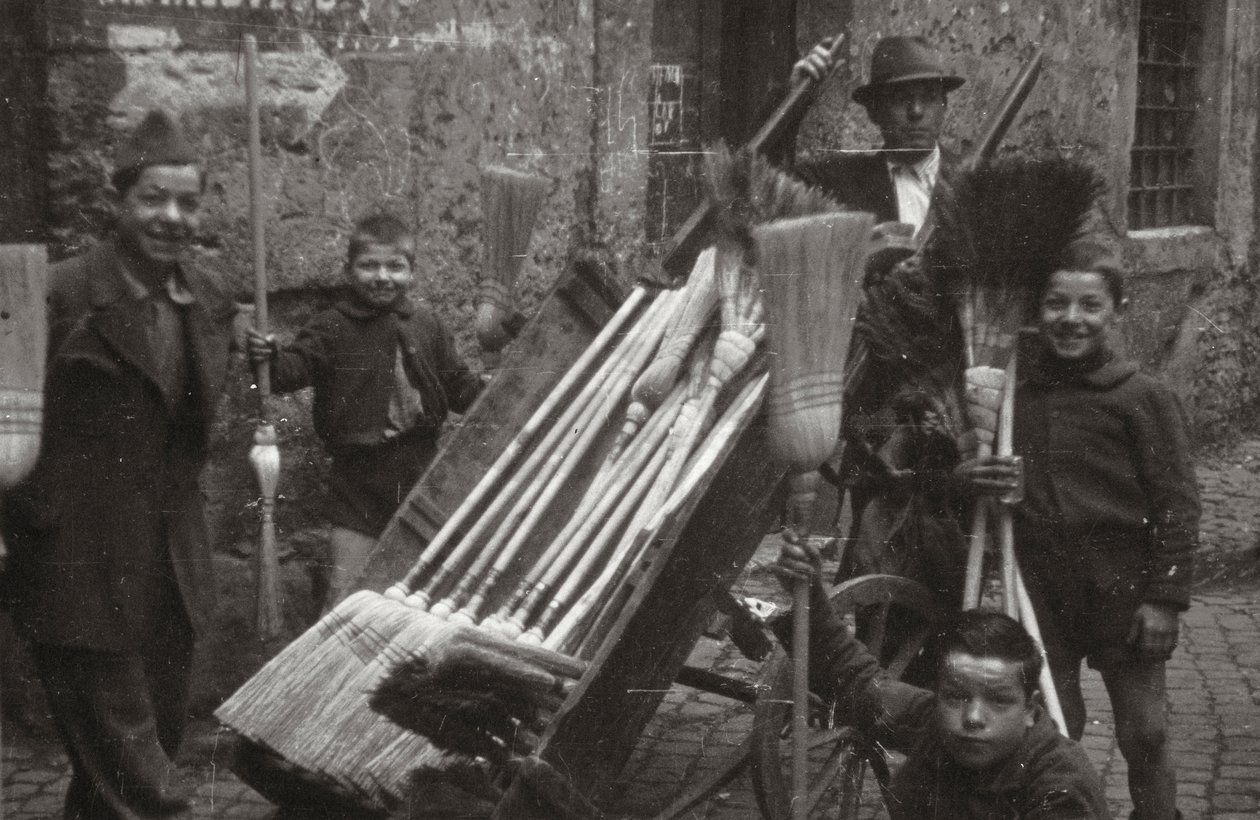 Scope sui venditori ambulanti da Luigi Leoni