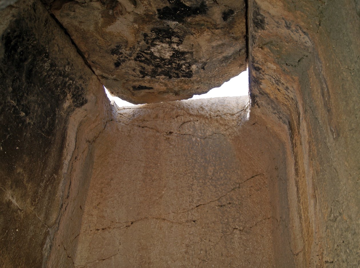 Dentro una tomba a pilastro, Xanthos, Turchia da Lycian