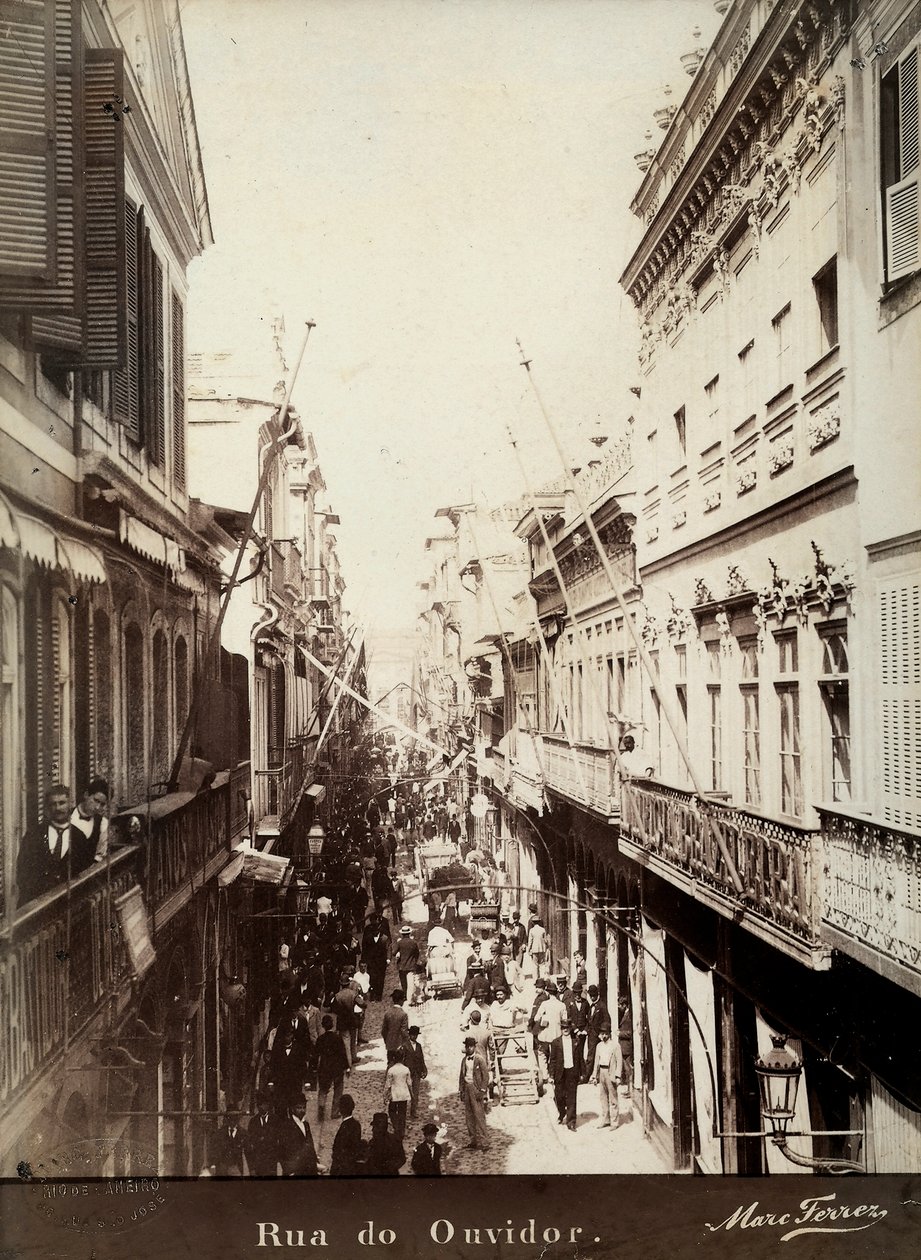 Una strada a Ouvidor, Brasile da Marc Ferrez