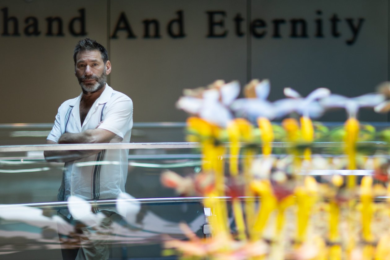 Equinozio, 2021 (foto) da Mat Collishaw