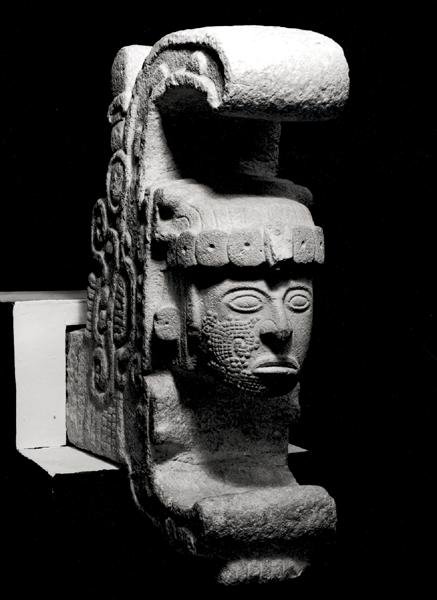 La Regina di Uxmal, scultura del tempio, 987-1185 (arenaria) da Mayan