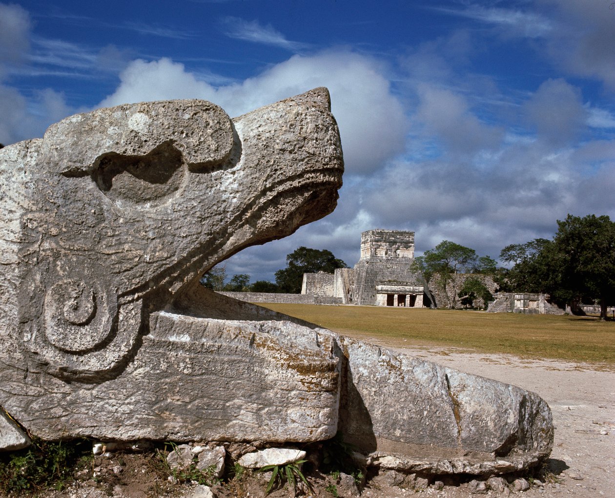 Scultura e tempio dei giaguari, 750-1200 da Mayan