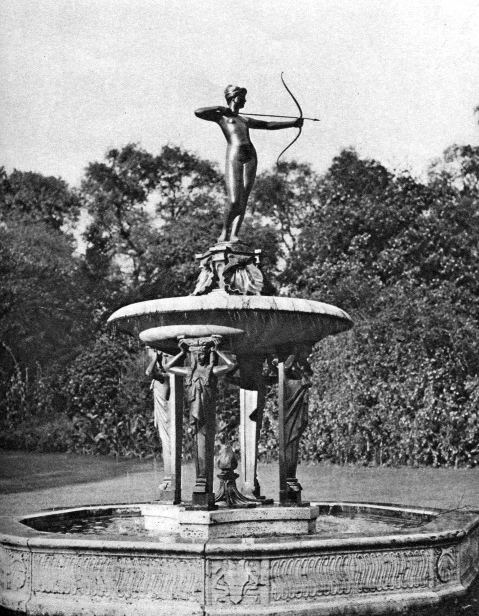 Fontana di Artemide, Hyde Park, Londra, 1926-1927 da McLeish