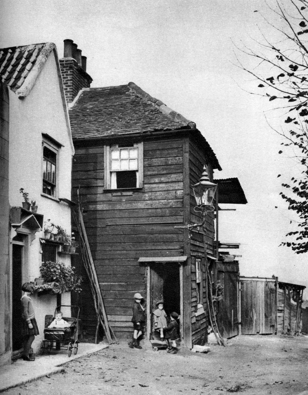 Townsend Yard, vicino a Highgate High Street, Londra, 1926-1927 da McLeish