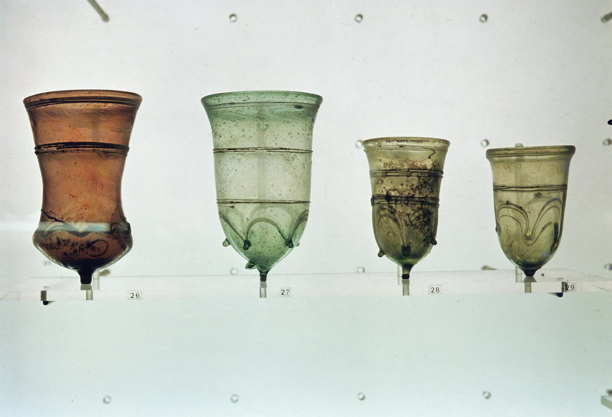 Selezione di bicchieri franchi, IV-V secolo da Merovingian