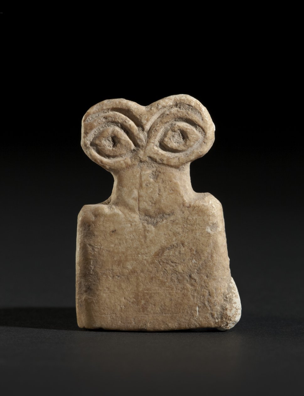 Amuleto idolo occhio, c.3500 a.C. (gesso) da Mesopotamian