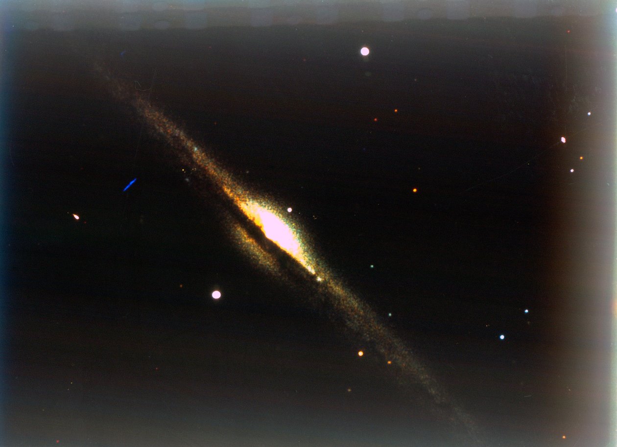 La Galassia Ago in Coma Berenices da NASA Images