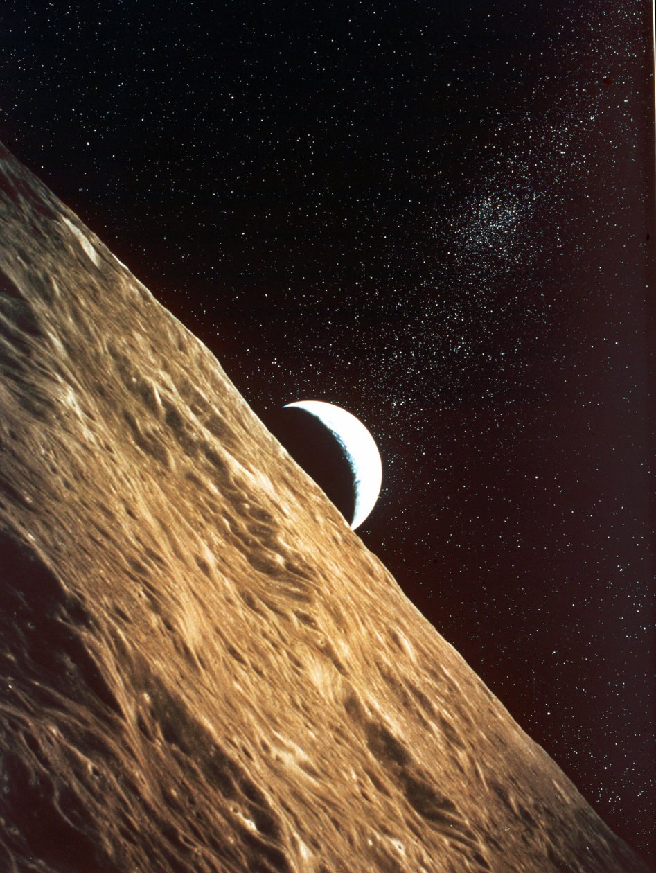 Alba terrestre vista dalla superficie della Luna: Missione Apollo 1969 da National Aeronautics and Space Administration National Aeronautics and Space Administration