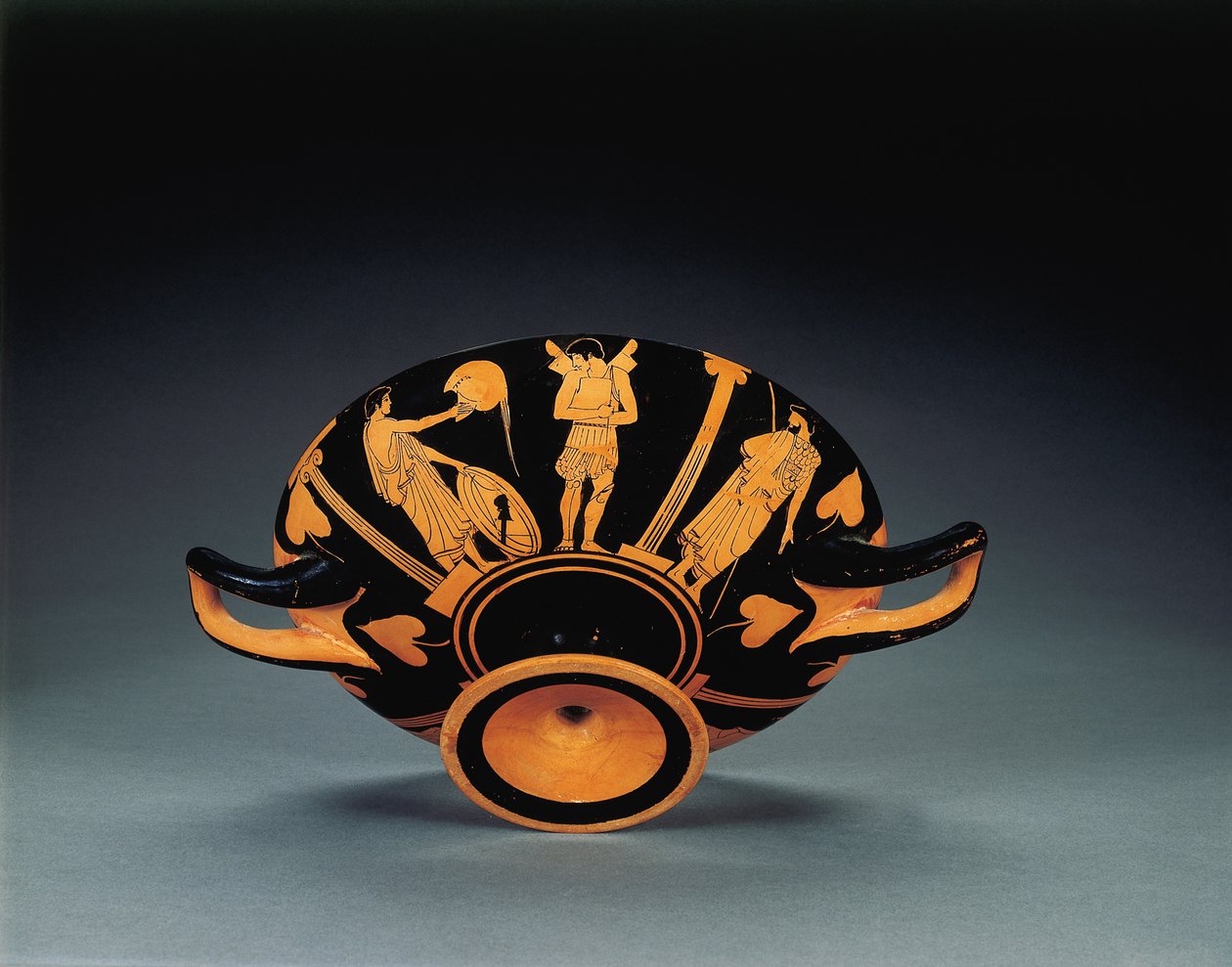 Kylix a figure rosse attiche, c.470 a.C. da Oedipus Painter