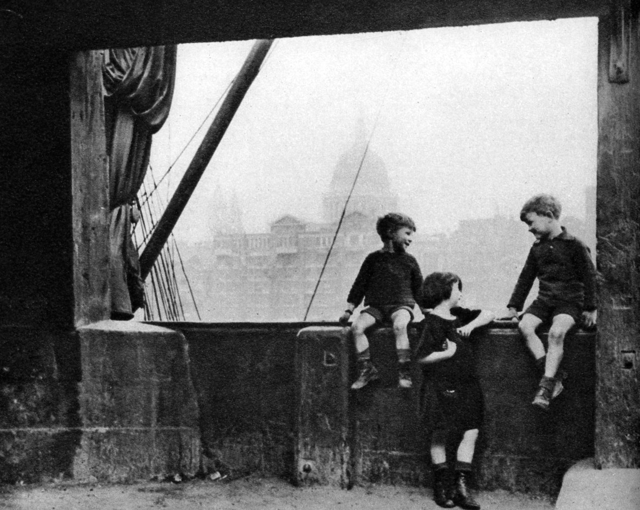 Bankside, intorno al Blackfriars Bridge, Londra, 1926-1927 da Paterson