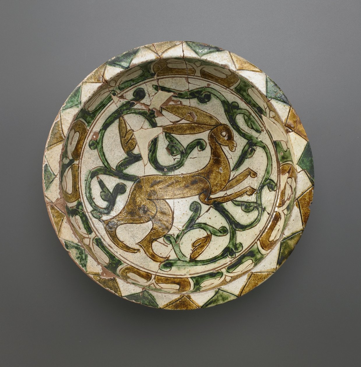 Ciotola, dinastia Seljuk, XII-XIII secolo da Persian School