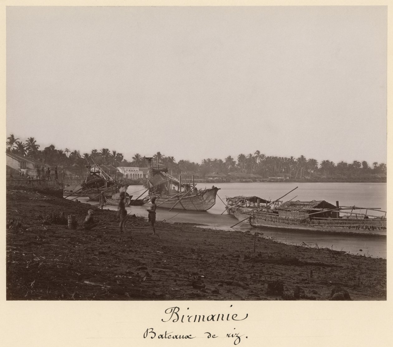 Barche che trasportano riso sul fiume Thanlwin, distretto di Mupun, Moulmein, Birmania, fine XIX secolo da Philip Adolphe Klier