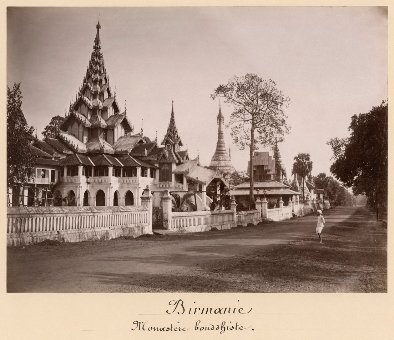 Monastero di Wayzayanda e pagode a Moulmein, Birmania da Philip Adolphe Klier