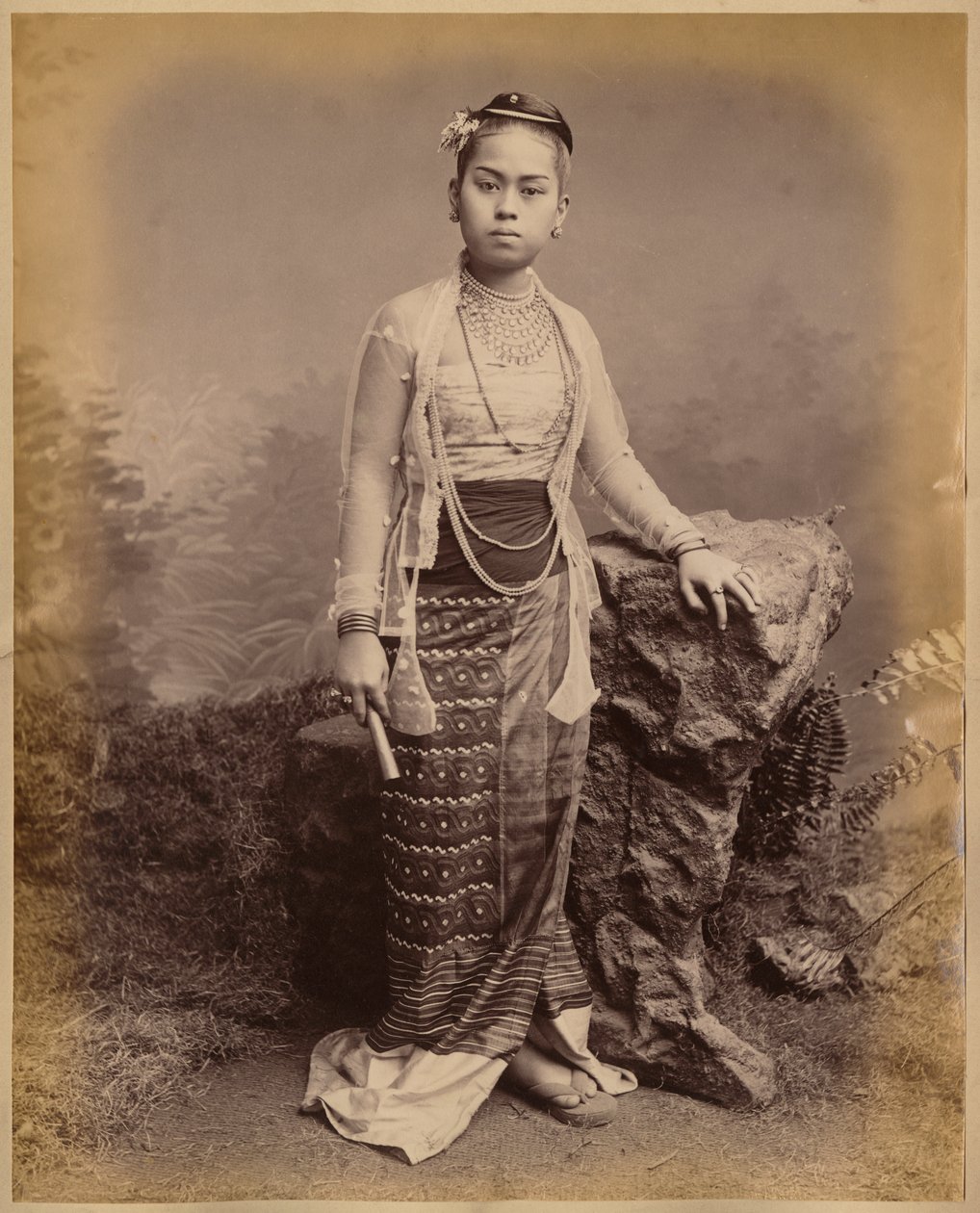 Giovane ragazza birmana, c.1875 da Philip Adolphe Klier