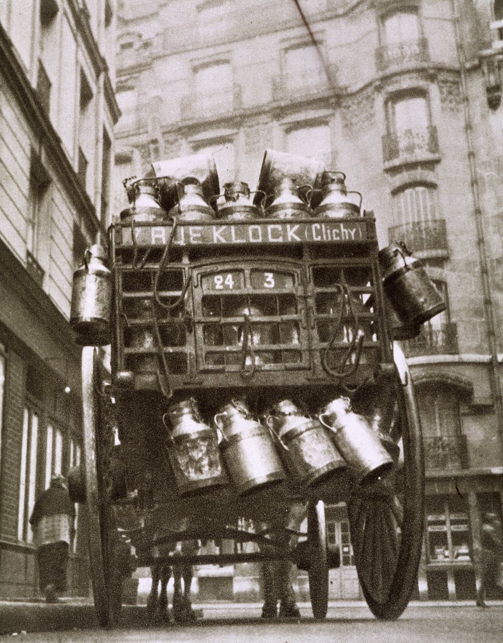Carro del latte a Clichy da Photographer French