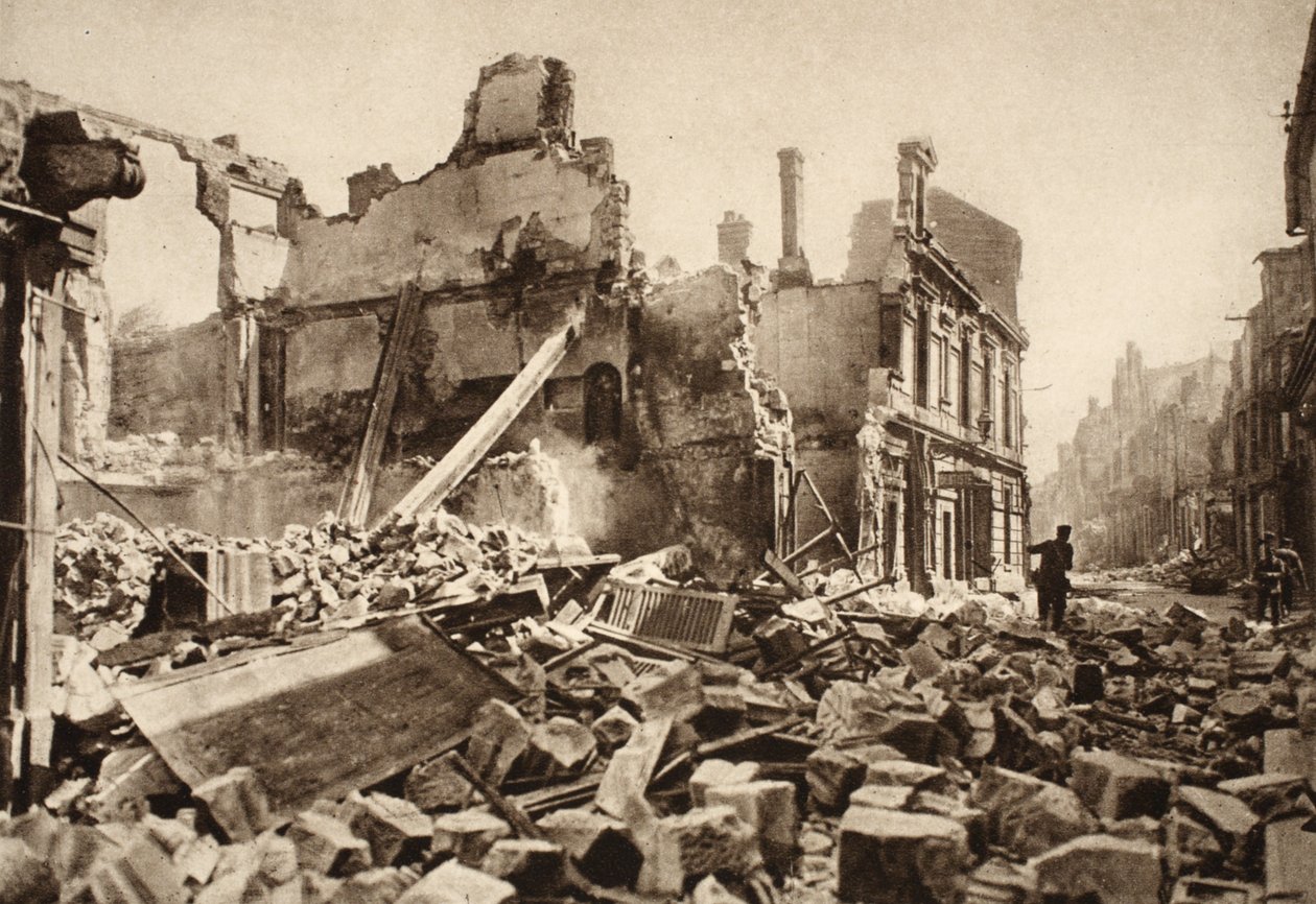 Vista di Rue St. Martin, Soissons da Photographer German